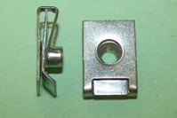 M5 Cal nut retainer.  Length 20.5mm,width 14.0mm and panel range 0.4-0.6mm.  General application.