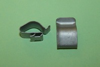 Edge cable/pipe clip for 0.4 - 0.9mm panel thickness. Pipe diameter 8.0mm. Flared. General application