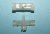 Moulding clip for 5.5mm moulding gap and 4.4mm panel hole.  Mini Estate.
