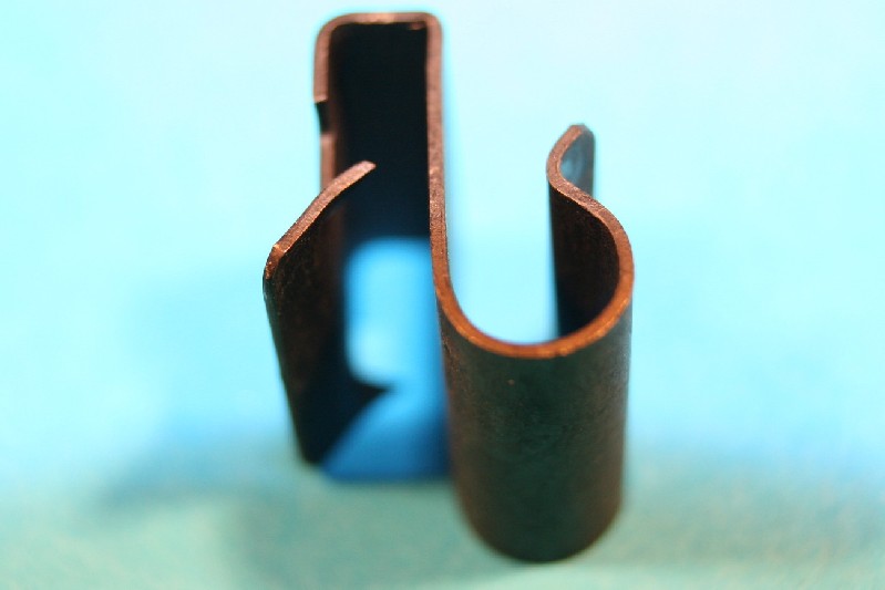 Edge cable/pipe clip for 4.8mm diameter pipe and 1.8 - 2.8mm panel thickness.  General application.