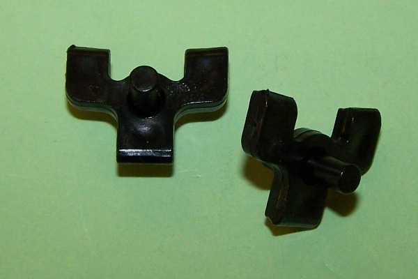 Moulding clip for 14.3mm moulding gap and 4.8mm panel hole. BL Rover, Triumph 2000, Ford Cortina and Granada