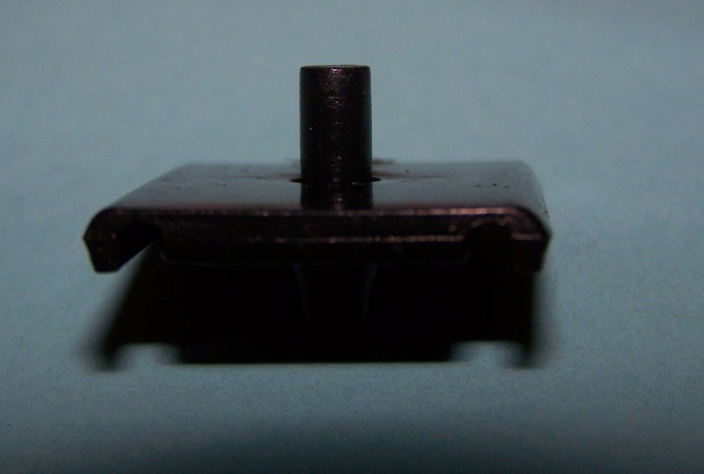 Moulding clip for  20.7mm moulding gap and a 5mm panel hole.  Sunbeam Imp, Avenger sill.