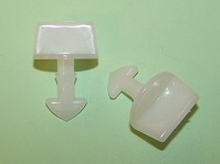 Quarter Turn quick release fastener, panel thickness 5.6mm-7.3mm in white.  Mini and general application.