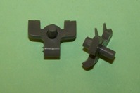 Moulding clip for 14.7mm moulding gap and 4.8mm panel hole.  Humber Sceptre Series 3 (Rootes Models)