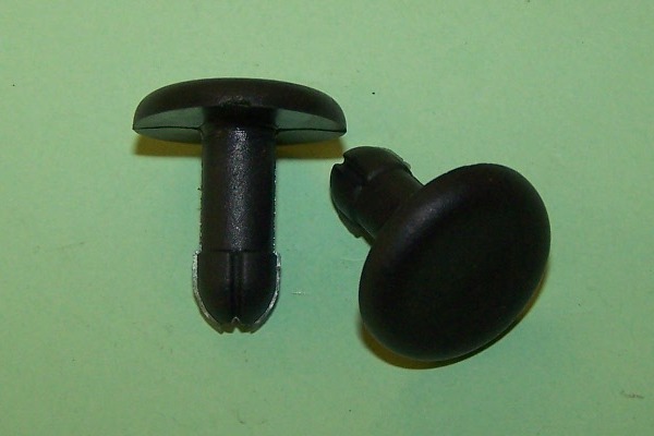 Plastic carpet stud used with 80560. Jaguar, Ford Cortina and general application.