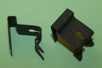 Choke cable to carburettor abutment bracket clip. Classic Mini
