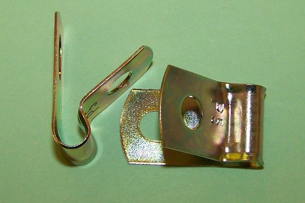 P'-Clip in zinc plated steel, 4.75mm x 6.0mm hole dia. General application.